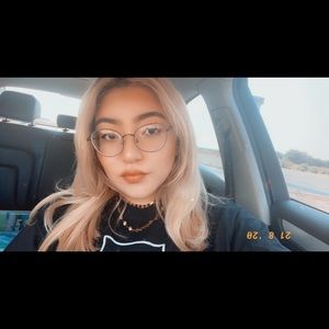 Meet your Posher, Jocabeth